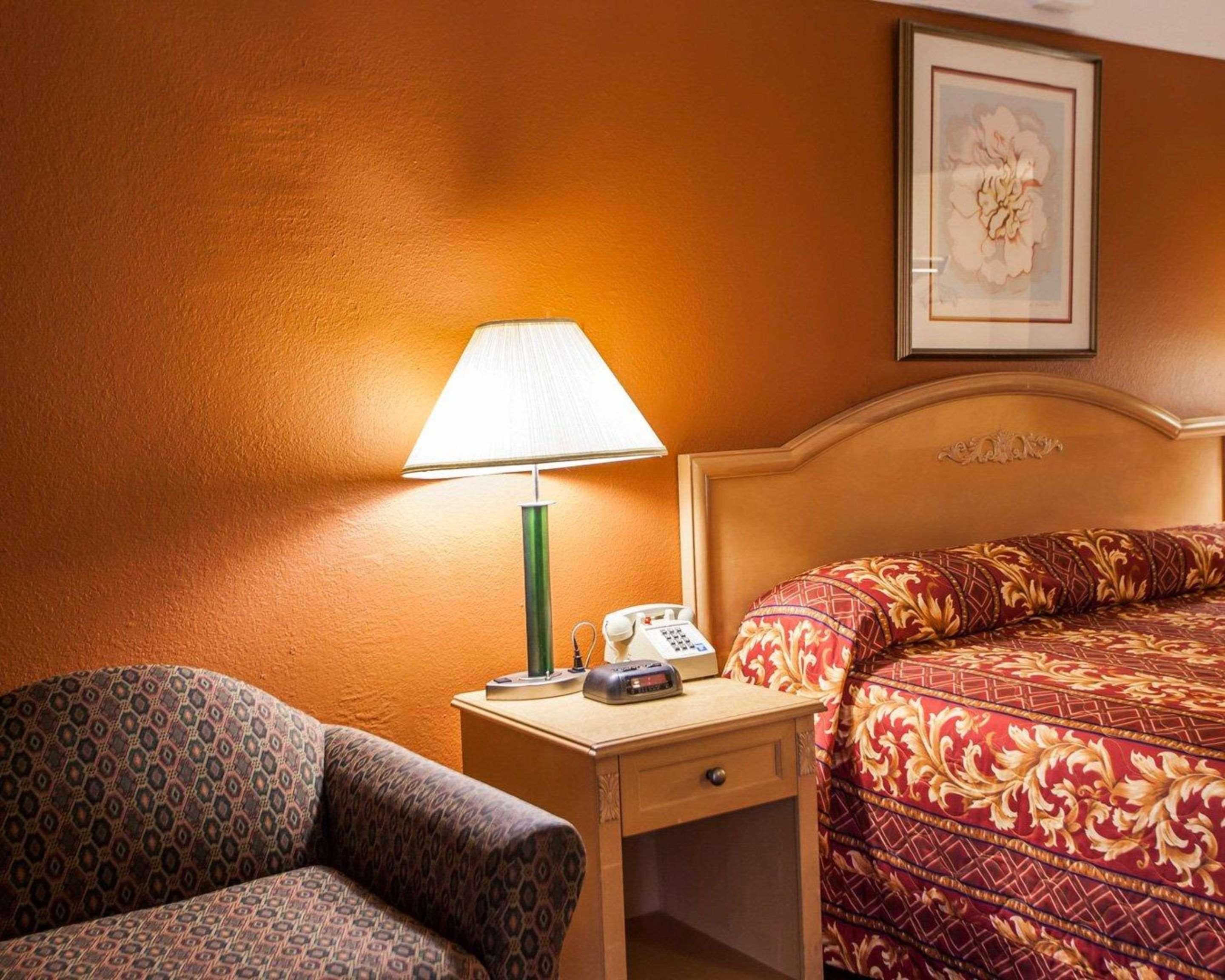 Relax Inn Saint Charles ภายนอก รูปภาพ